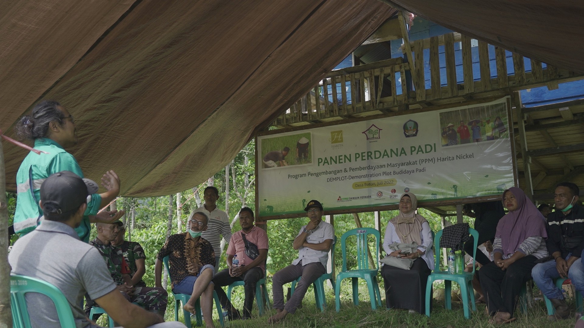 Panen padi perdana program sentani harita nickel 2